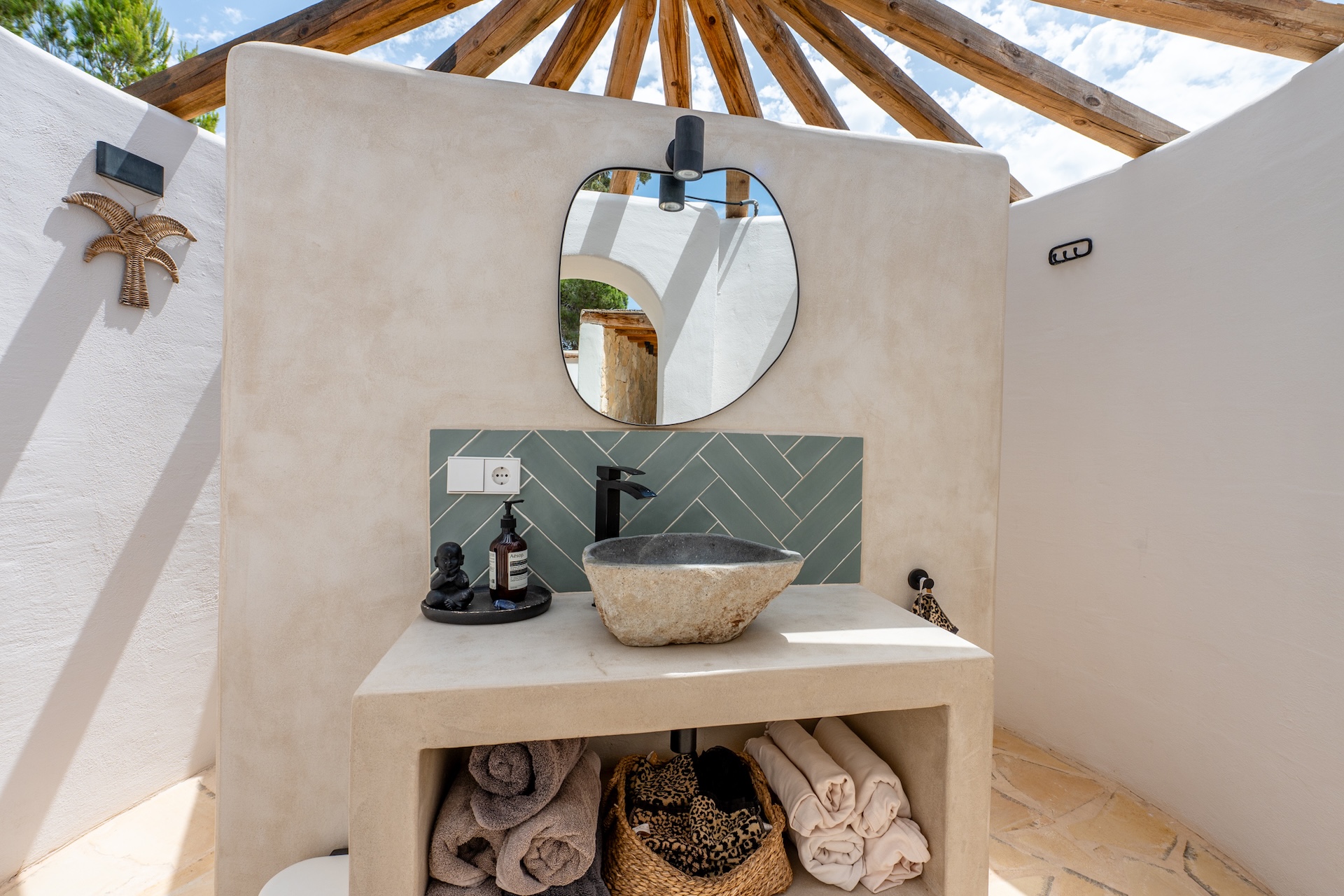 Resa Estates port des Torrent sale koop finca Ibiza exterior bathroom.jpg